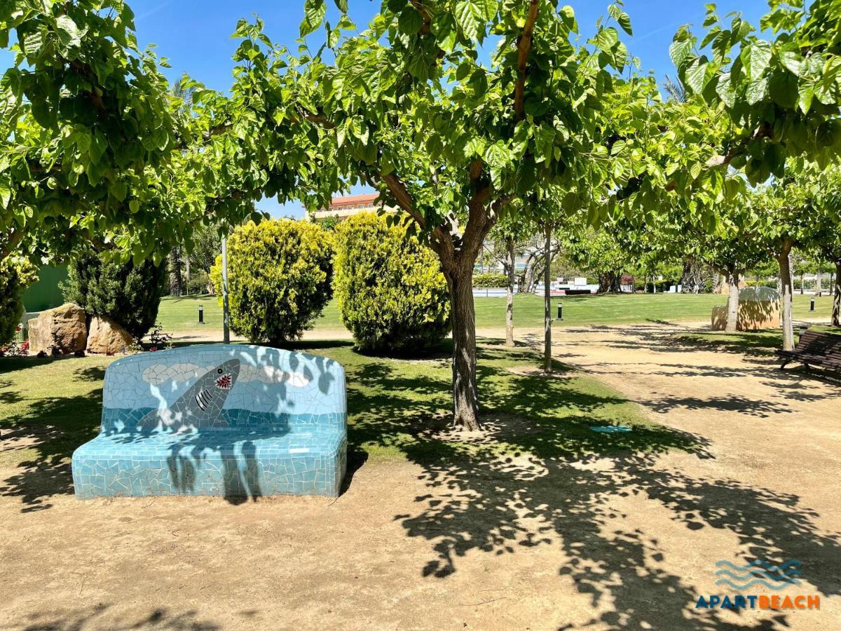 Apartbeach Los Juncos Residencial Piscinas Y Petanca La Pineda Kültér fotó