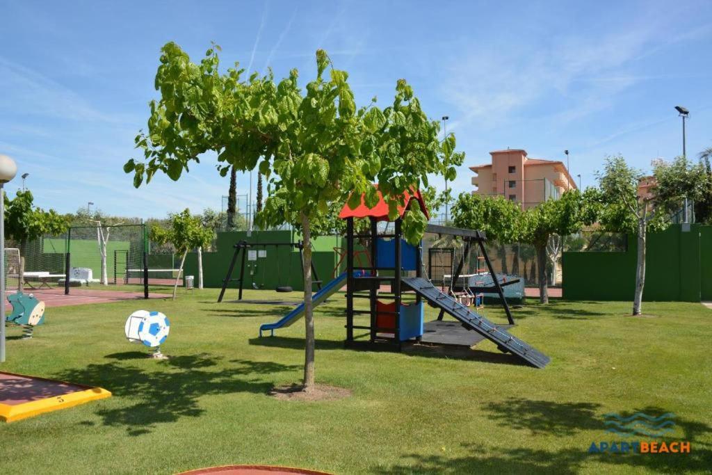 Apartbeach Los Juncos Residencial Piscinas Y Petanca La Pineda Kültér fotó