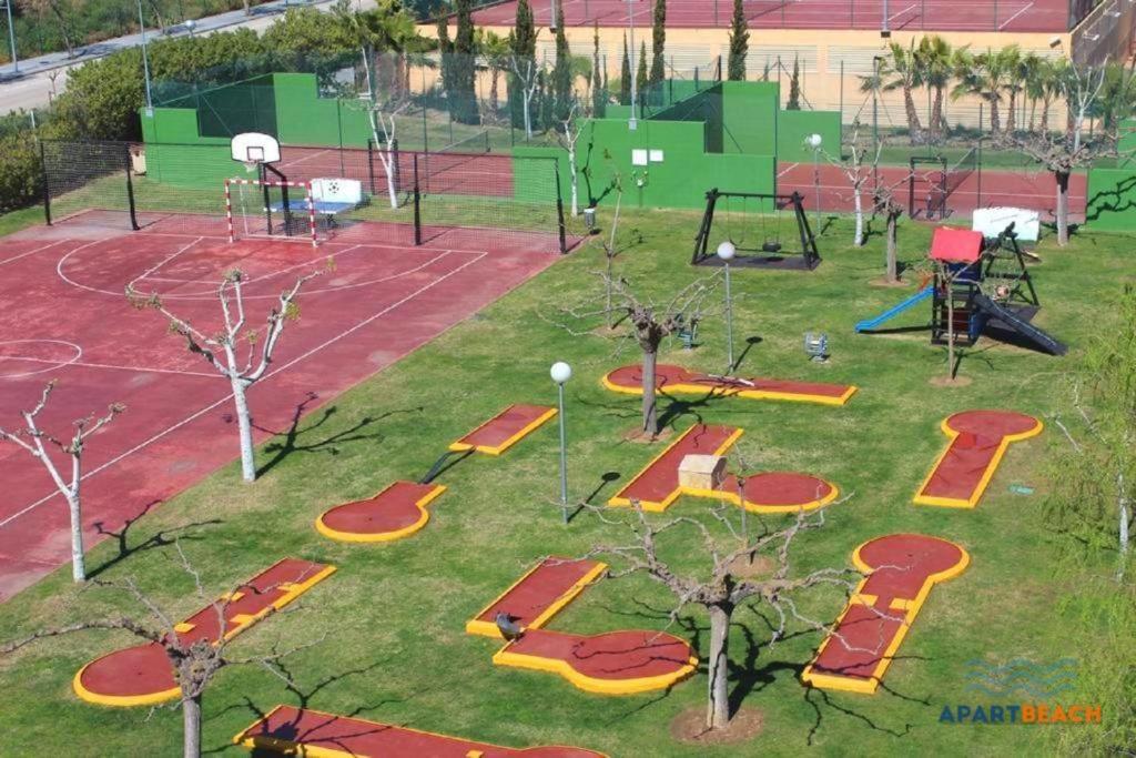 Apartbeach Los Juncos Residencial Piscinas Y Petanca La Pineda Kültér fotó