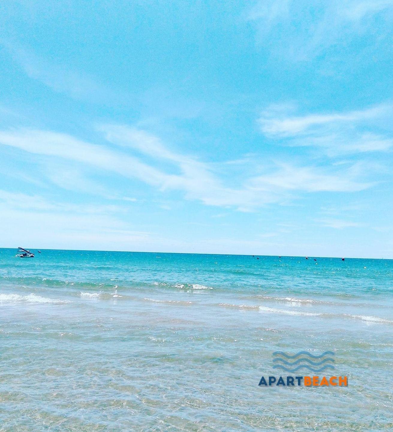 Apartbeach Los Juncos Residencial Piscinas Y Petanca La Pineda Kültér fotó